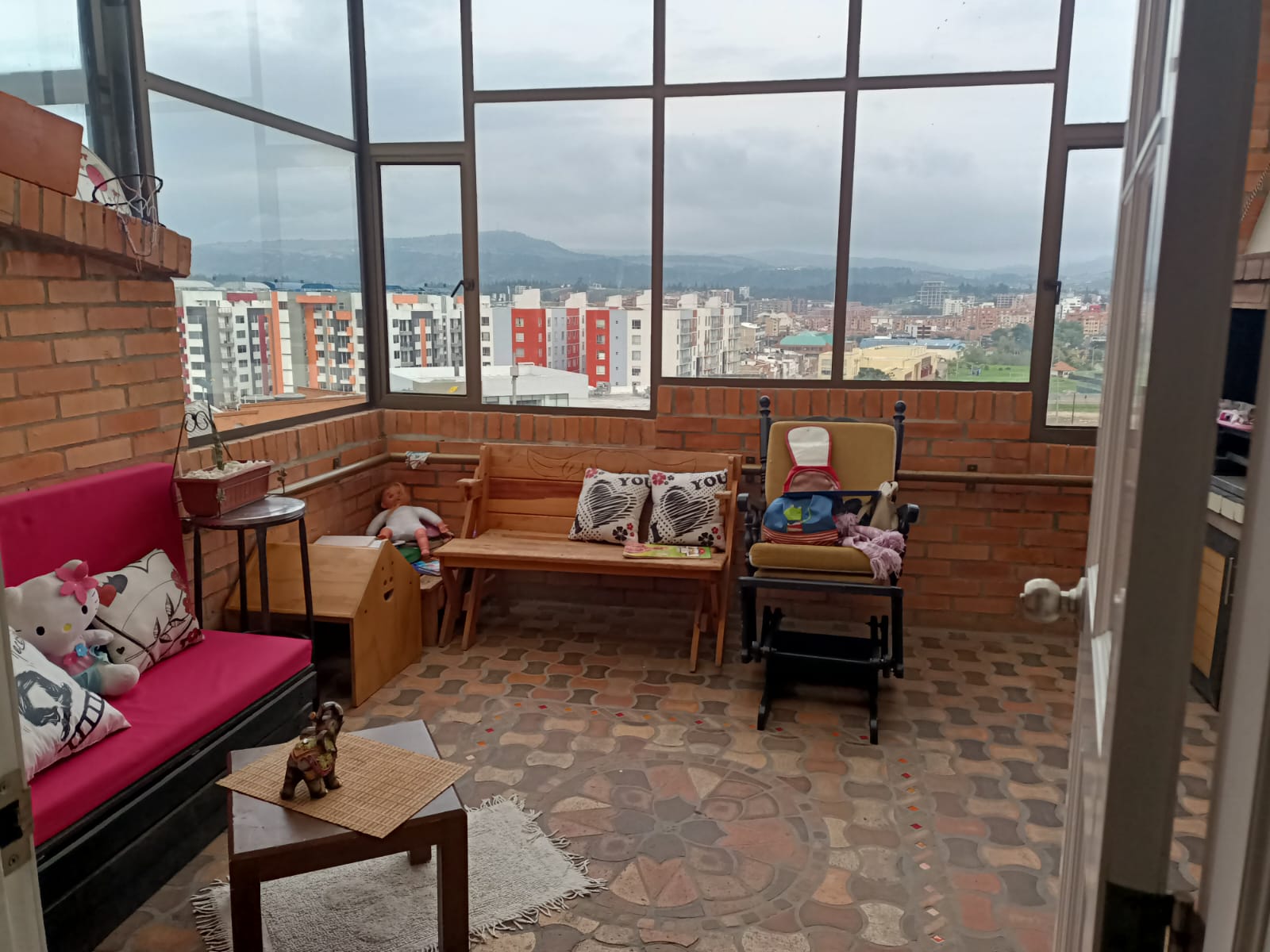 4b0d393e-2eba-4ff5-89c6-1006a3b2c905