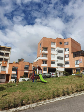 Casa de tres pisos en Venta, Ubicado en el sector la María, Tunja.