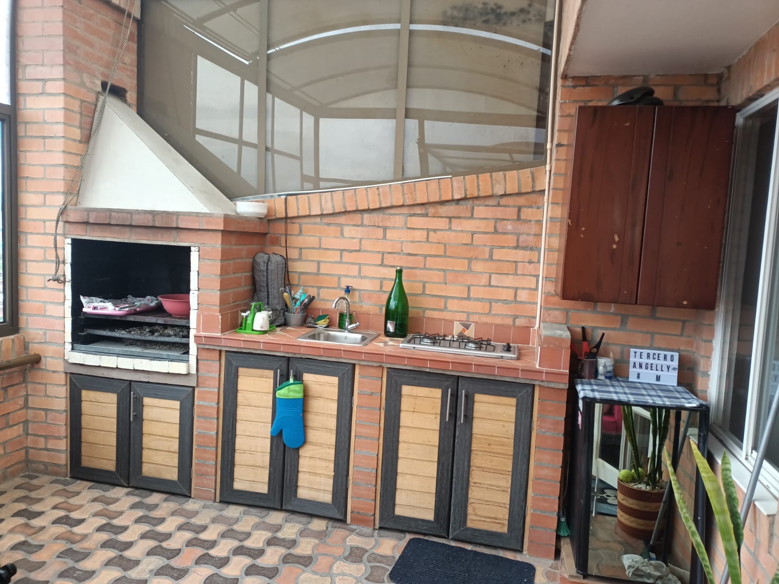 ab498238-8dae-4bb8-b32d-69df2042ec0e