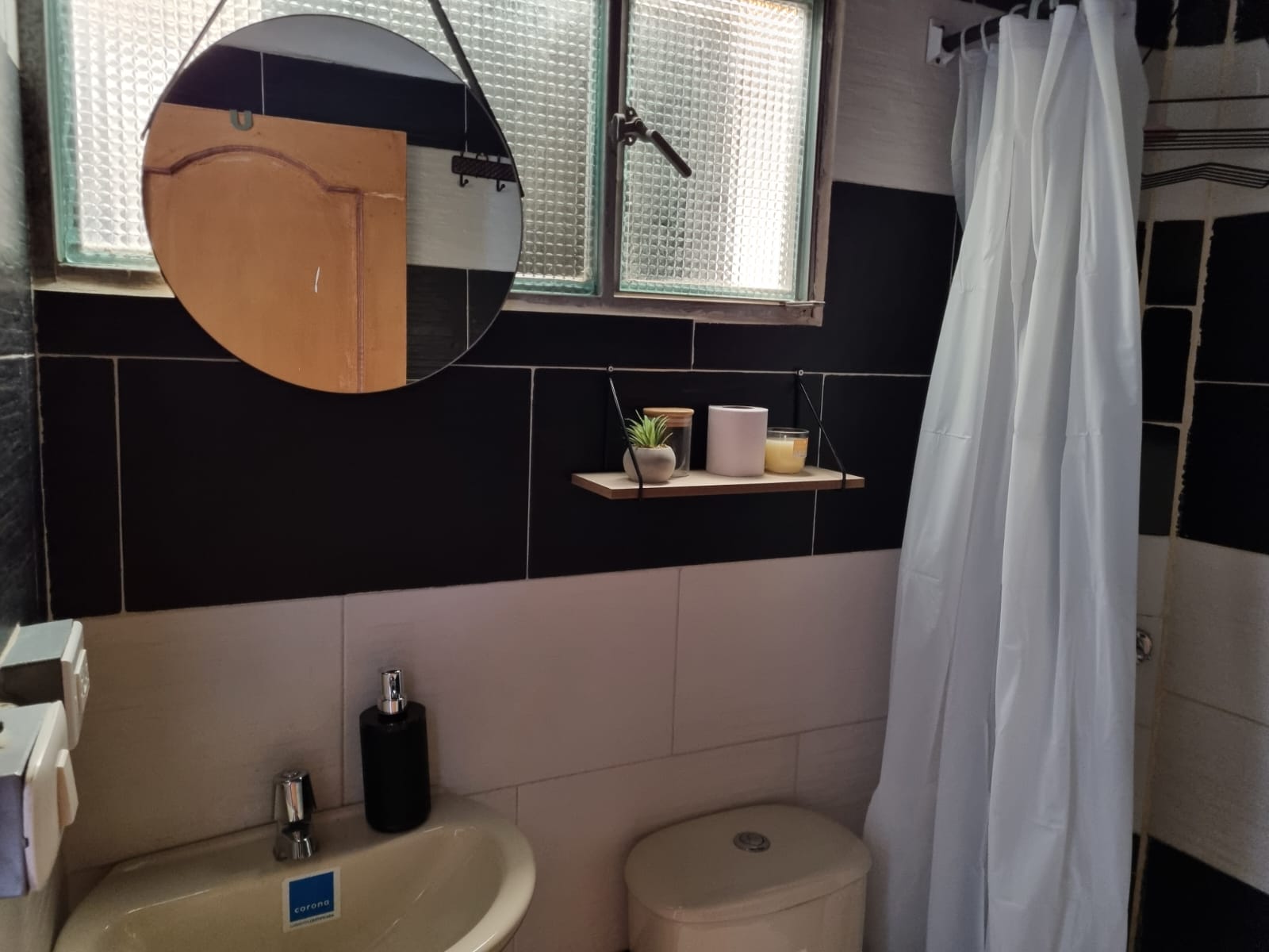 04d4a5a2-ac87-4b4b-802b-ecef65ba5f32