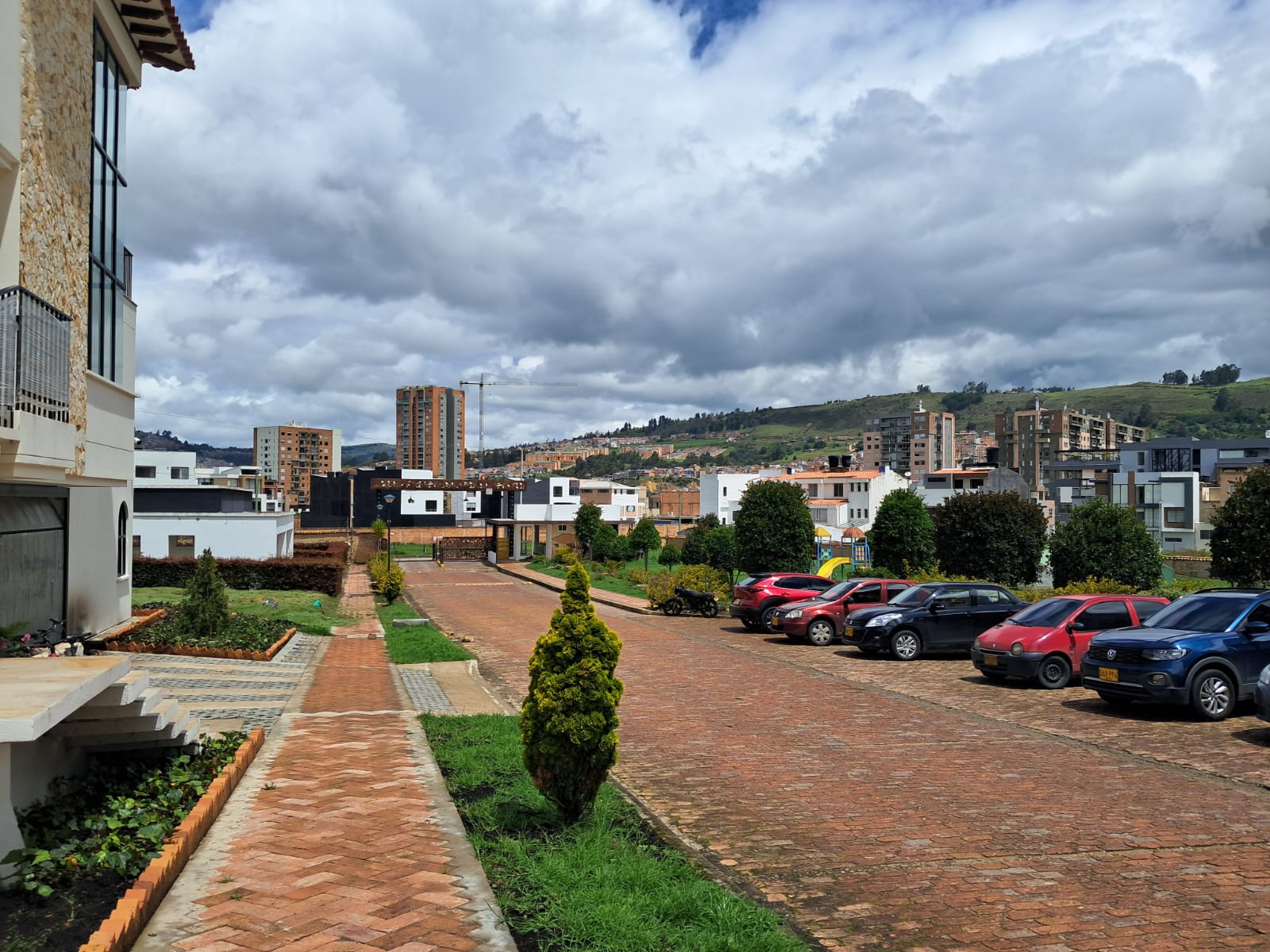 b8cad3e6-1bf5-4068-a50b-8f5d40fc40eb