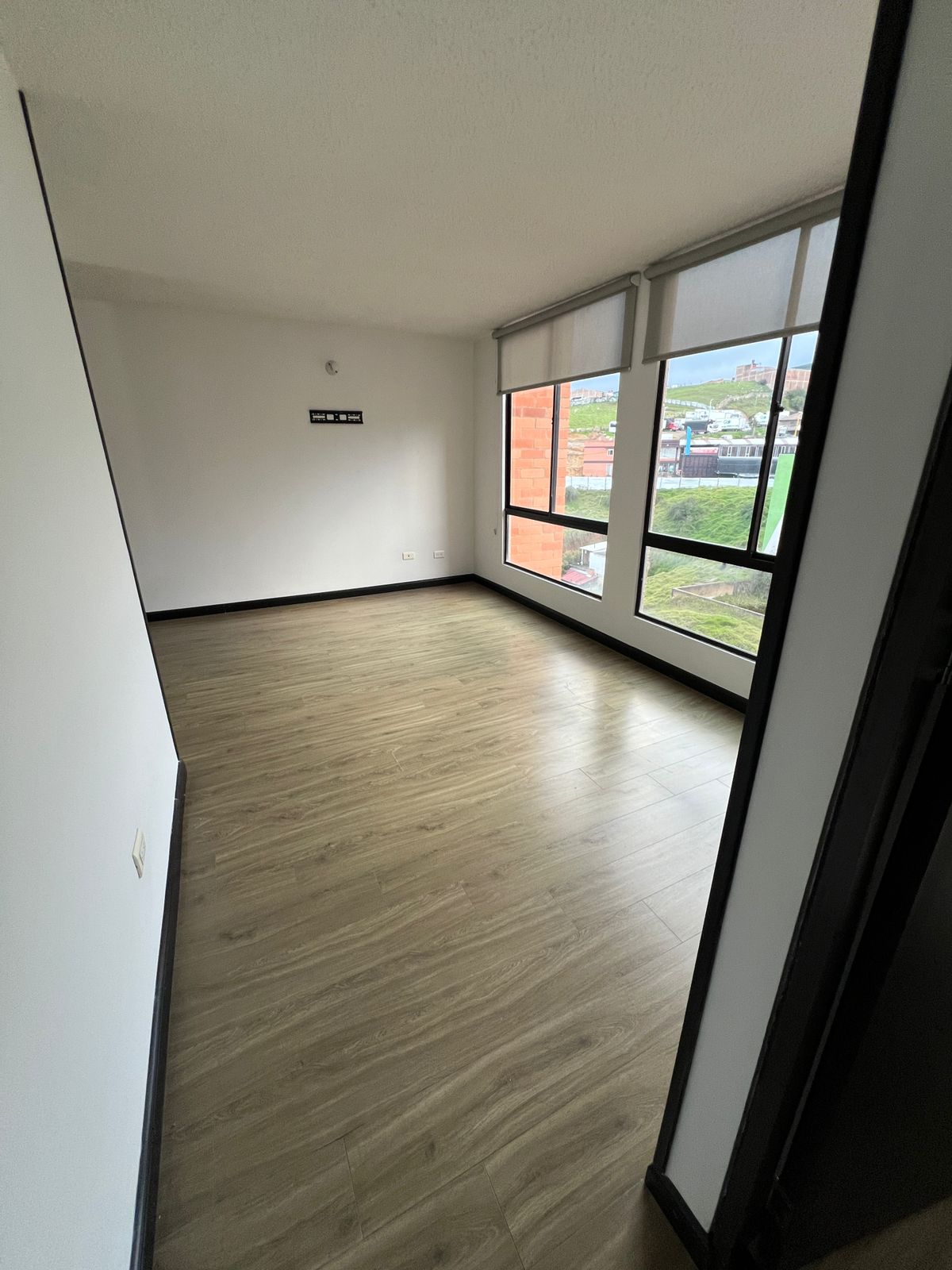 dfd262da-c27f-4936-8280-1251fdccb17e