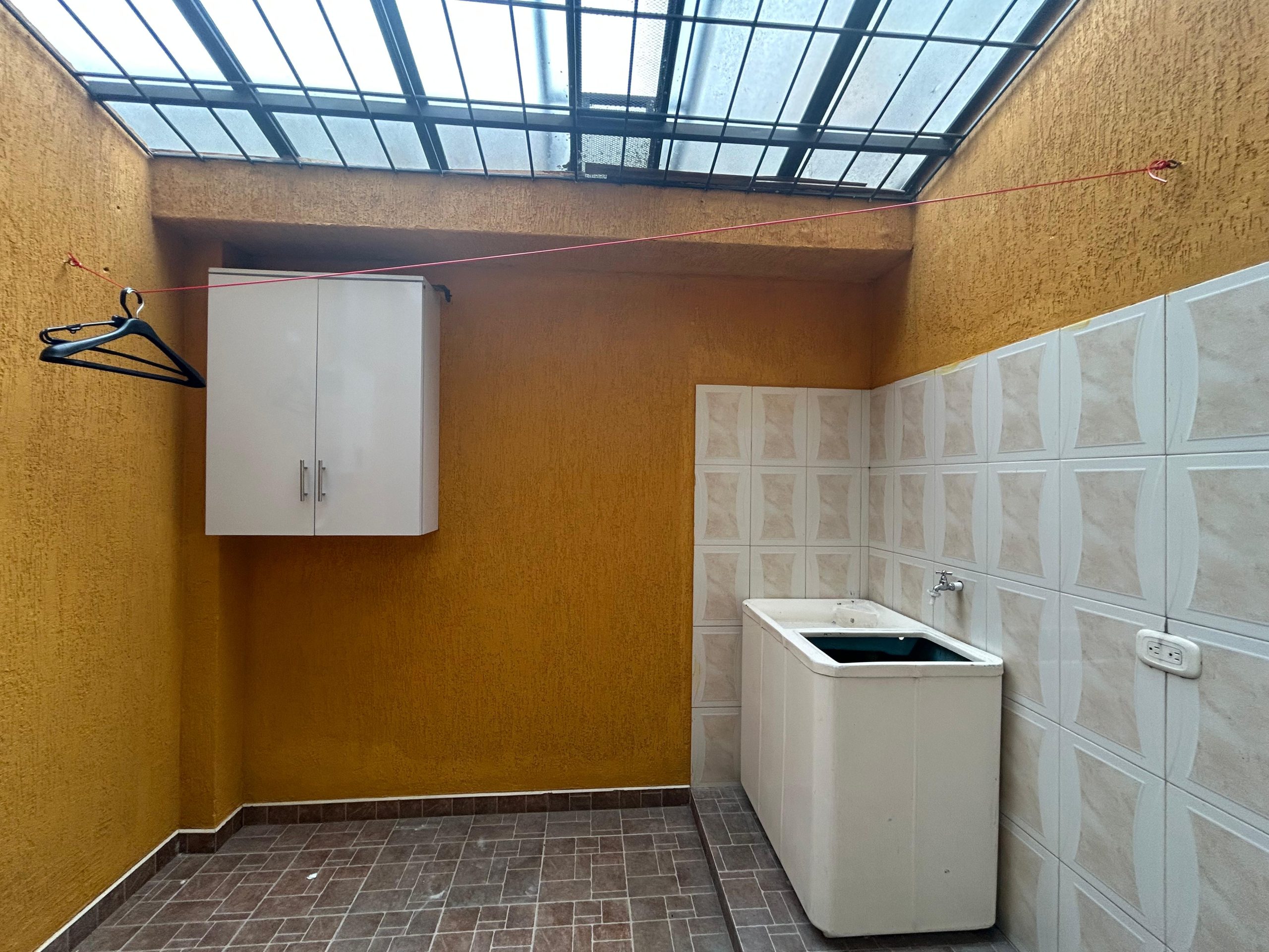 721dad16-e811-4e69-acbe-8523a38e4466