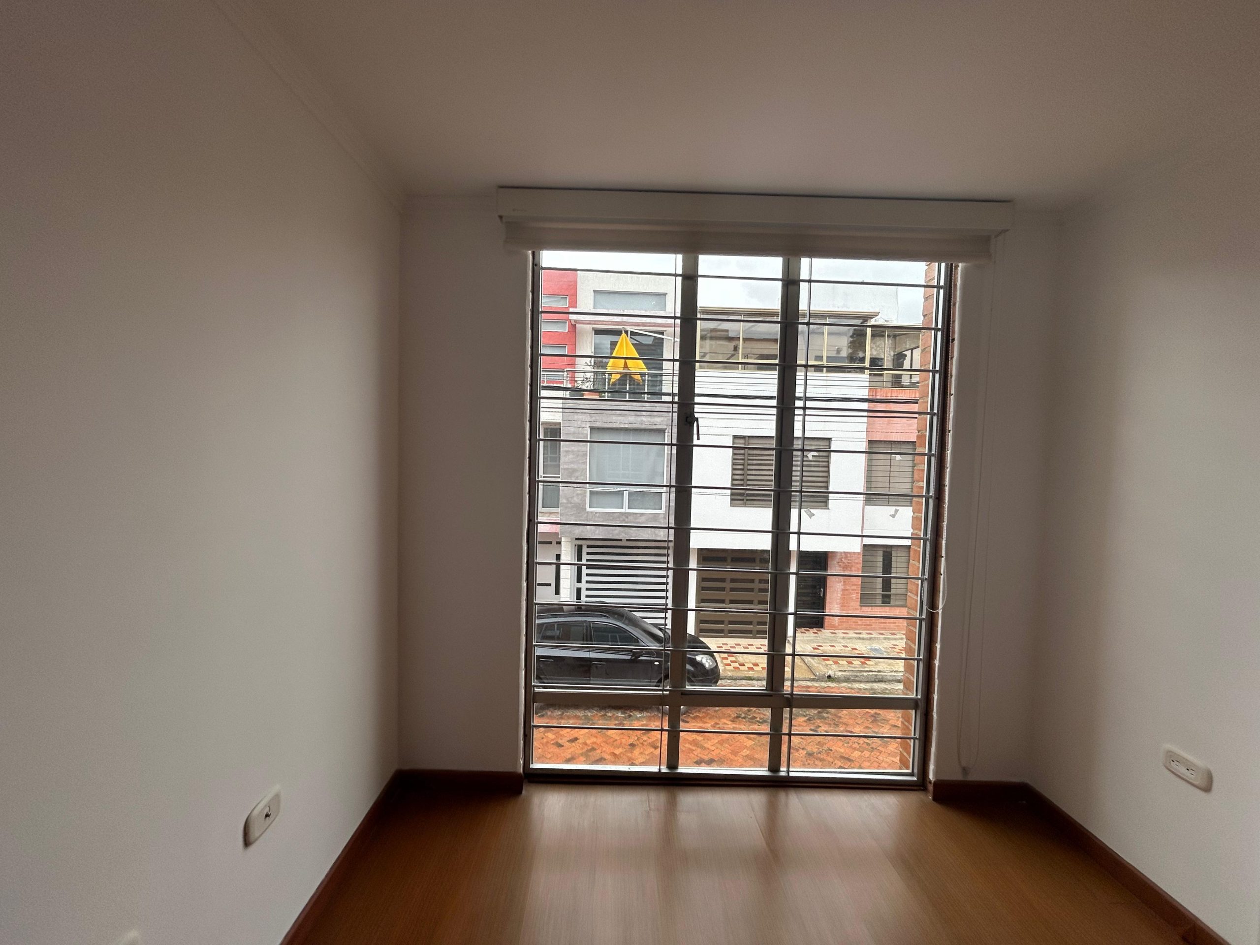 73869b72-7264-4e7f-b25d-f7b66504c925