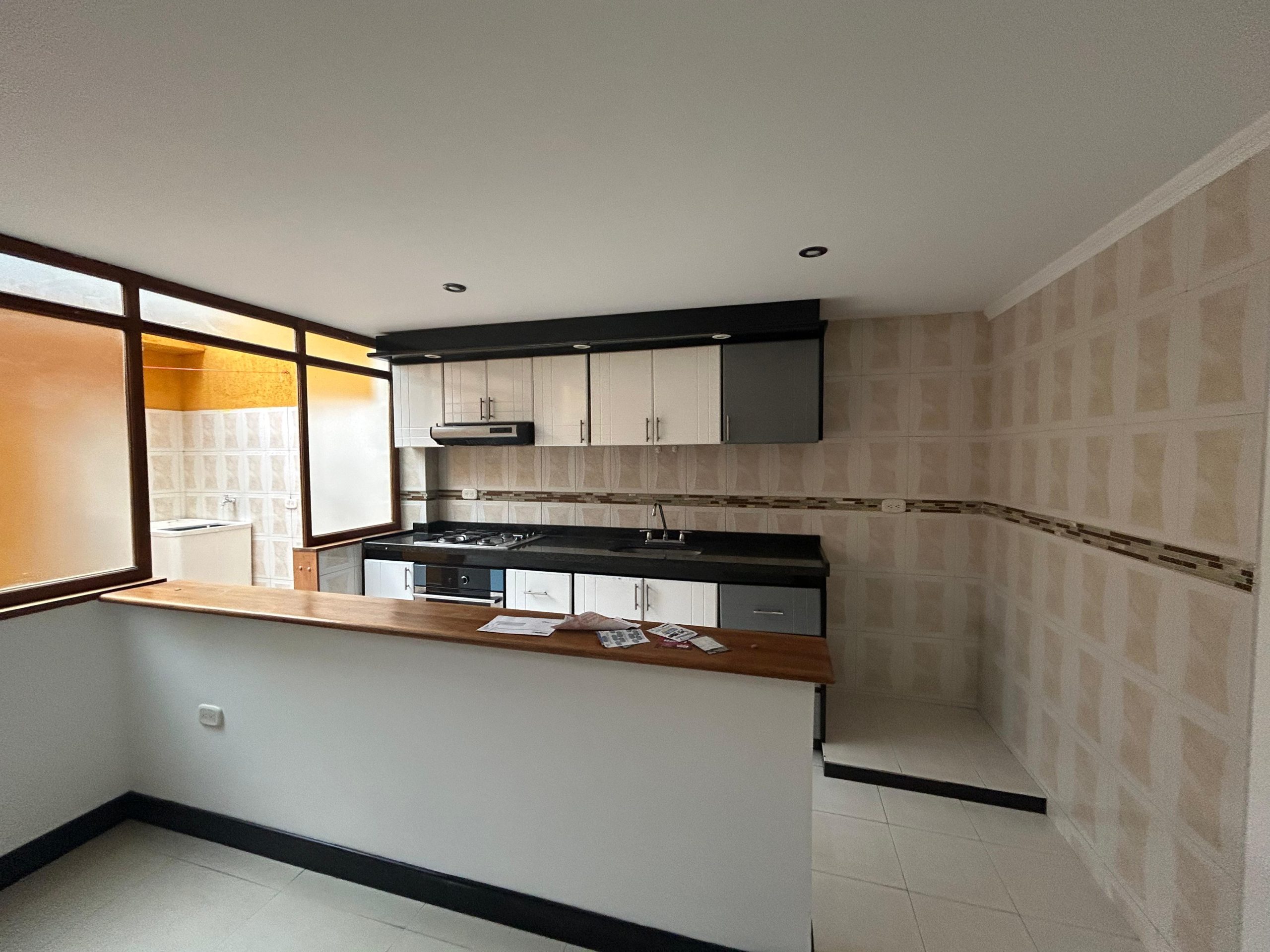 e5c7905e-3c19-4bc2-a8c1-88de0183bc78