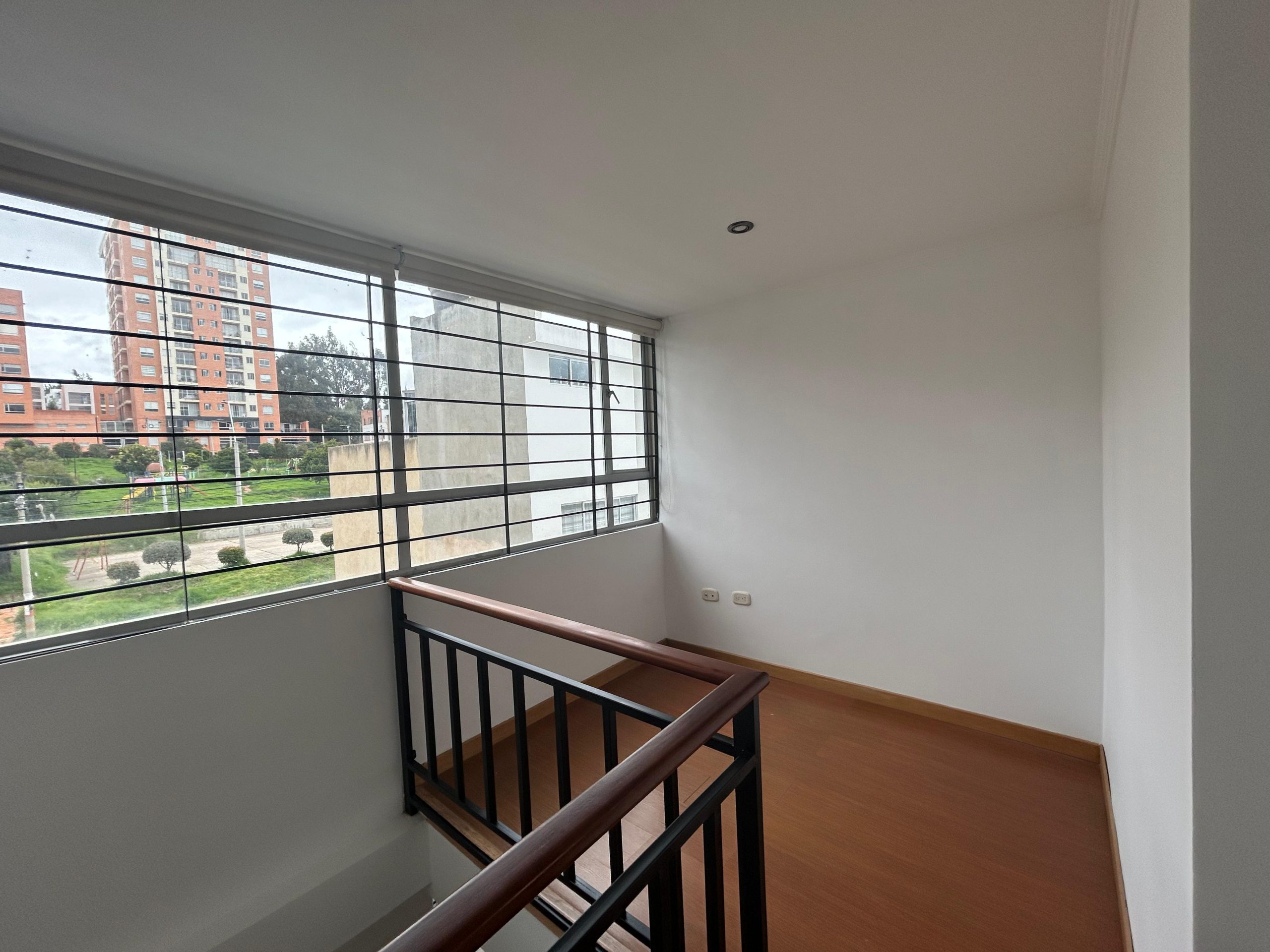 ea4d2e00-a795-4417-895d-4166147345e3