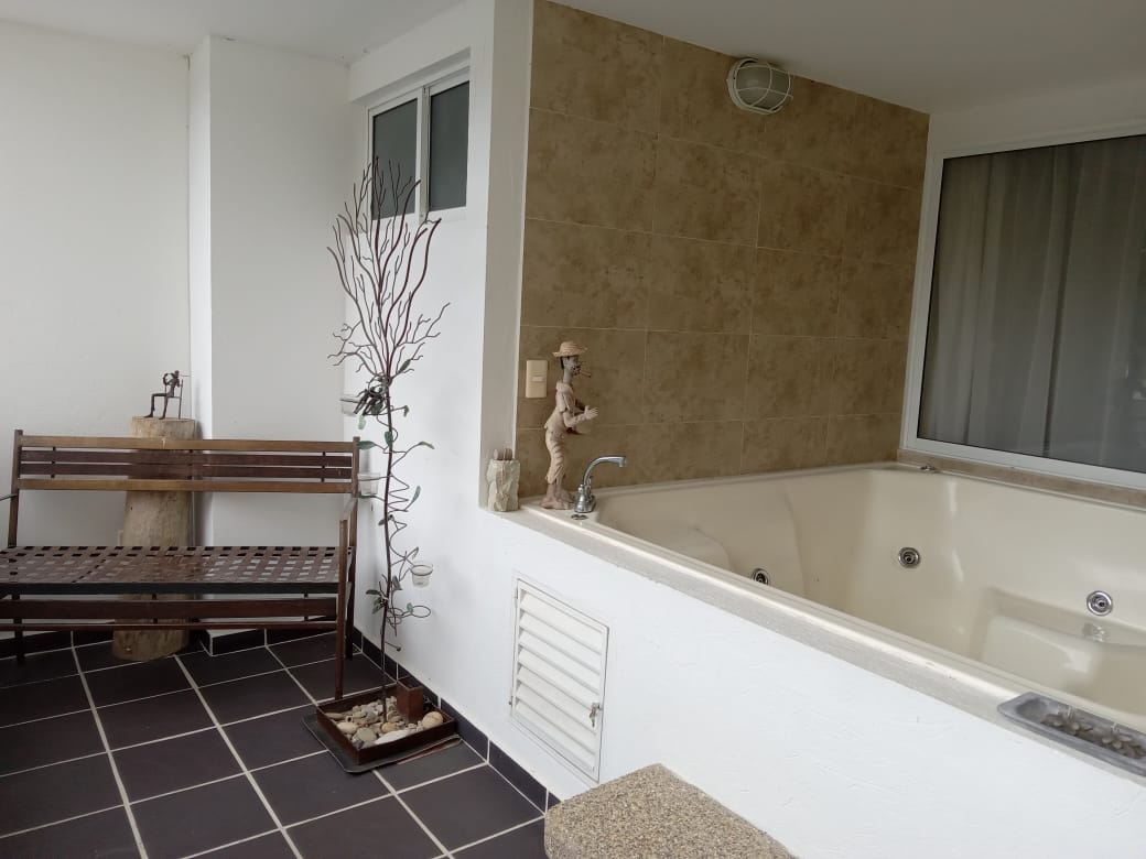 7aba75f2-2fb2-4387-9235-167d4aa5b681