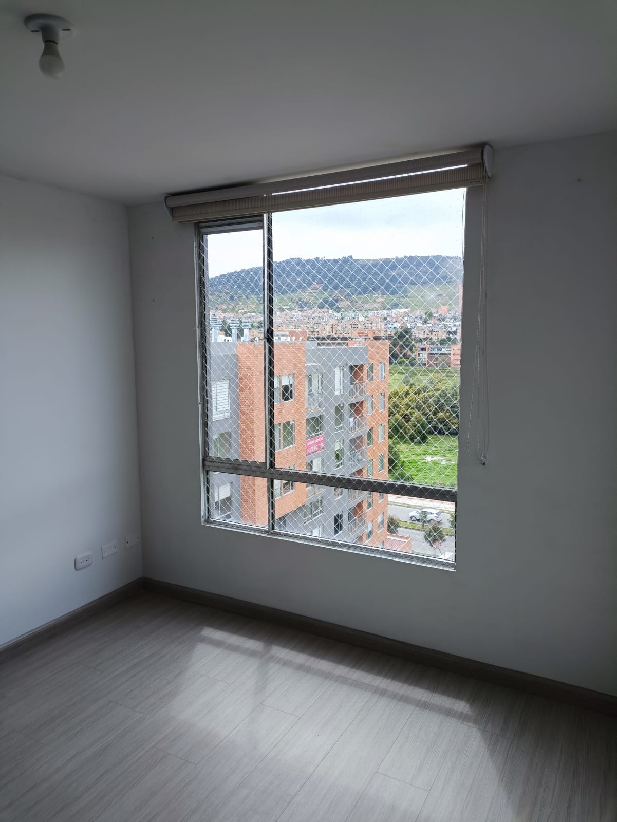 b9c3842f-05c4-4cd1-bff2-07eb03da99f2