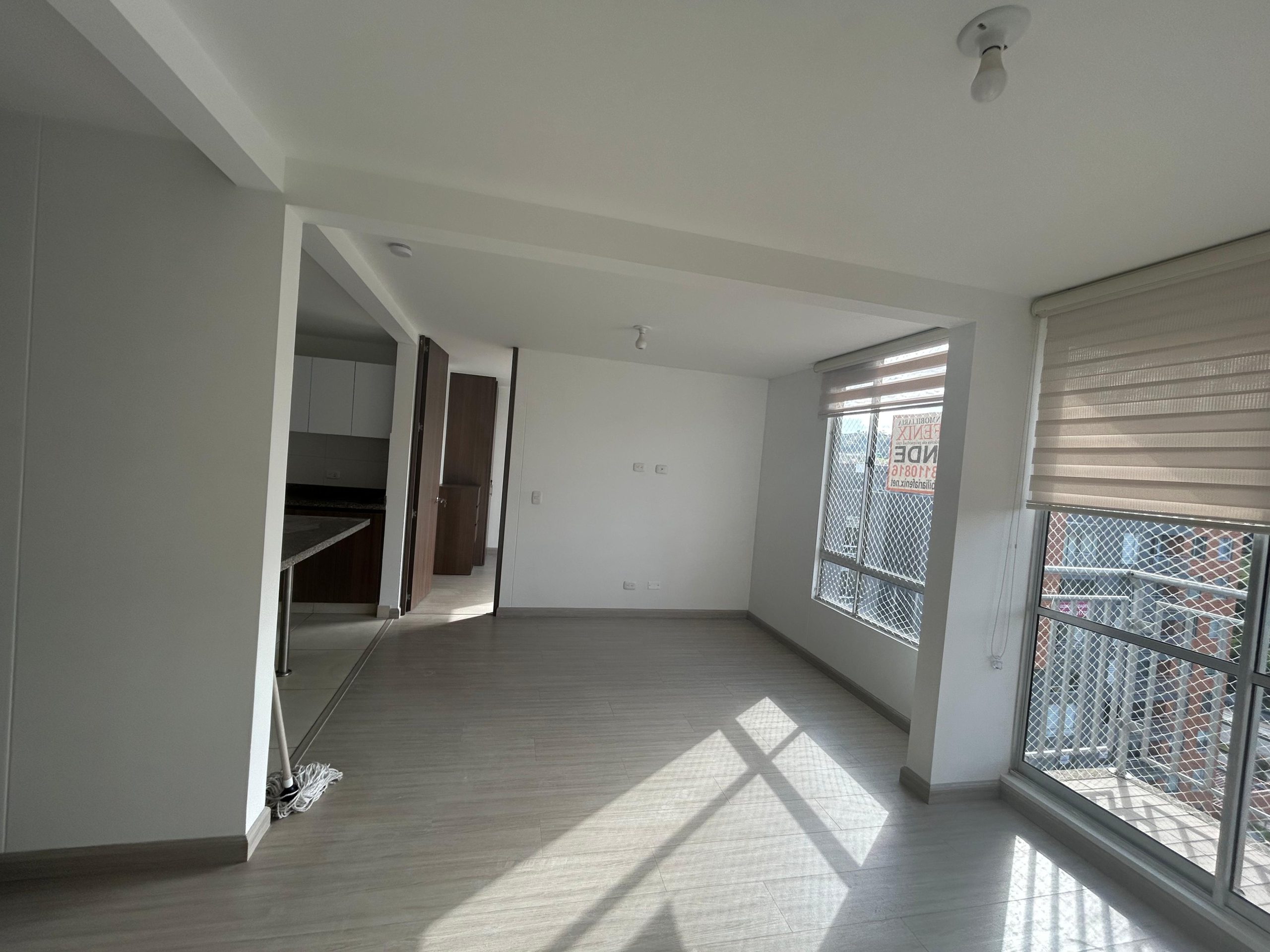 d04db27e-e3f8-418a-97d3-d7aa520987ee