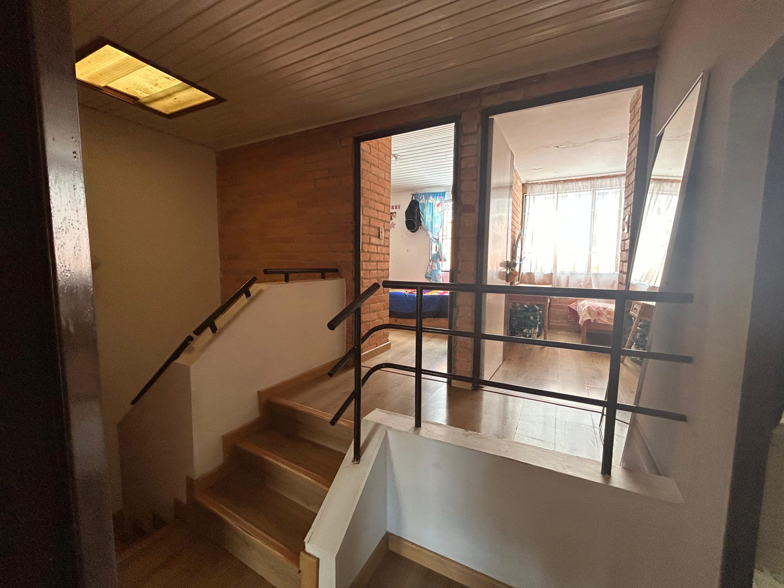 e1232840-f190-4073-aabe-1e3485a7a21b