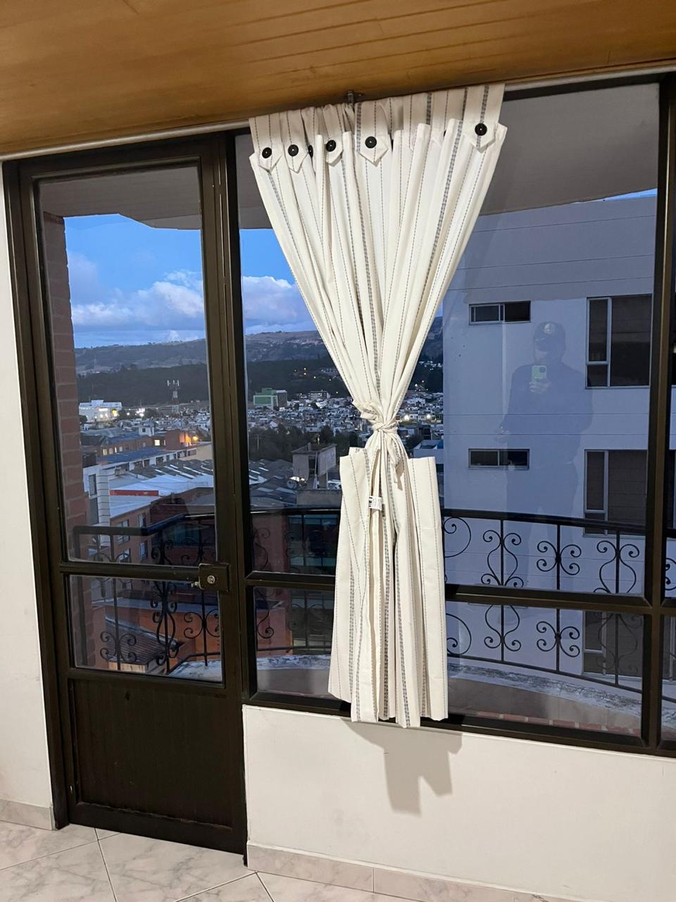 e3dcc3f2-2f2c-4ee4-b100-d9a6ef762364