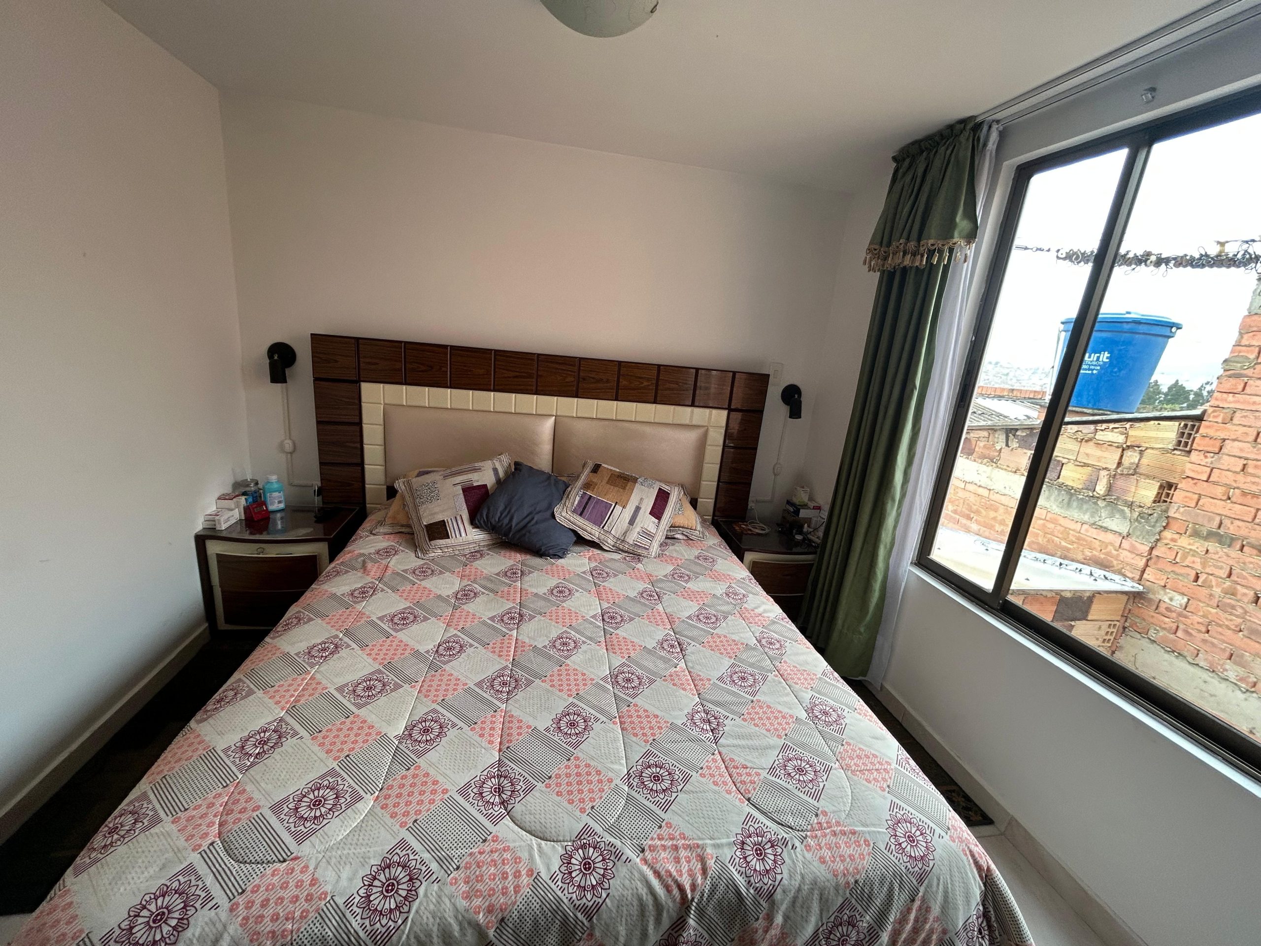 ea241fa1-f107-42d1-bc83-d4a381d6859c