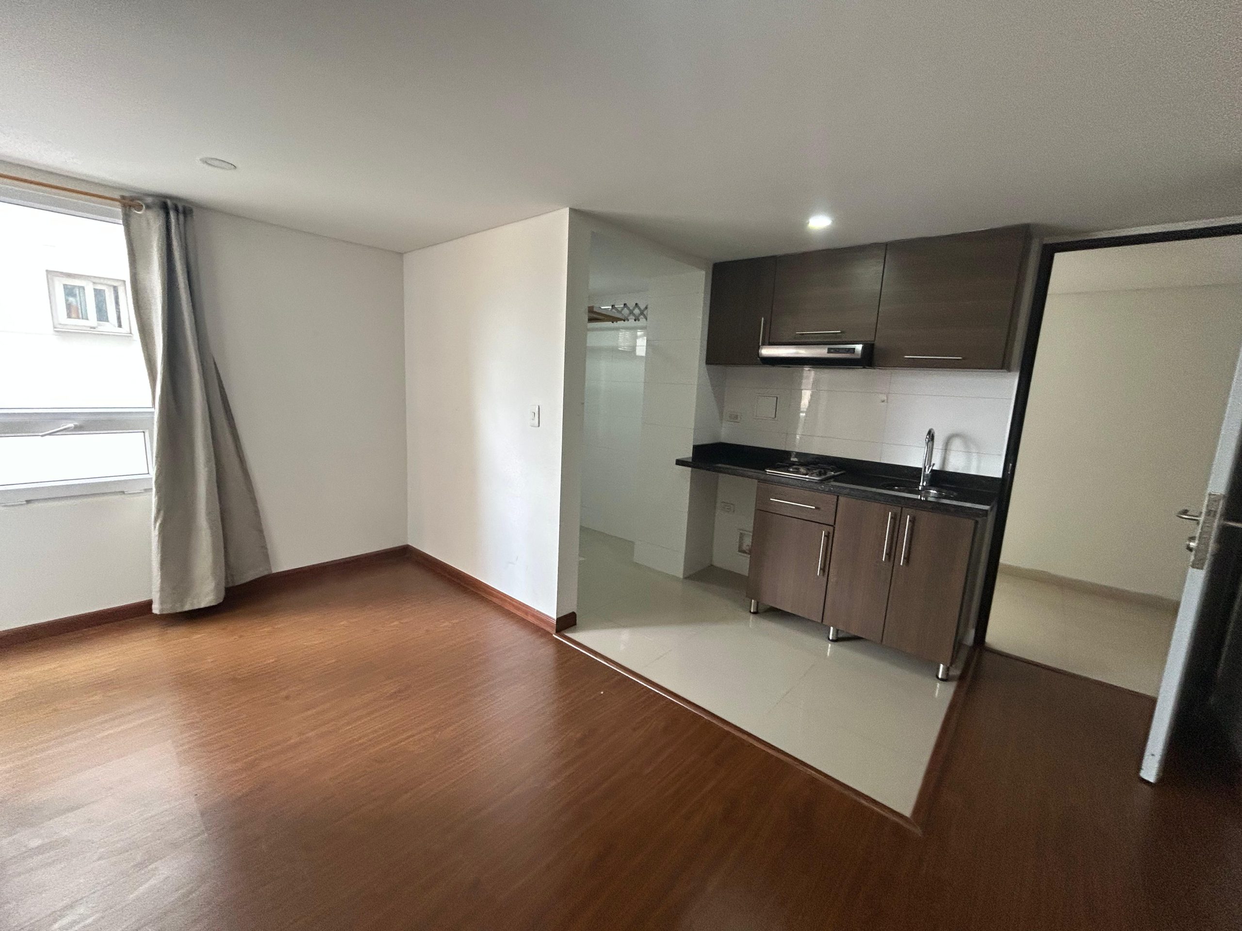 13863702-e85e-4f7f-9f0b-99f9b165439e