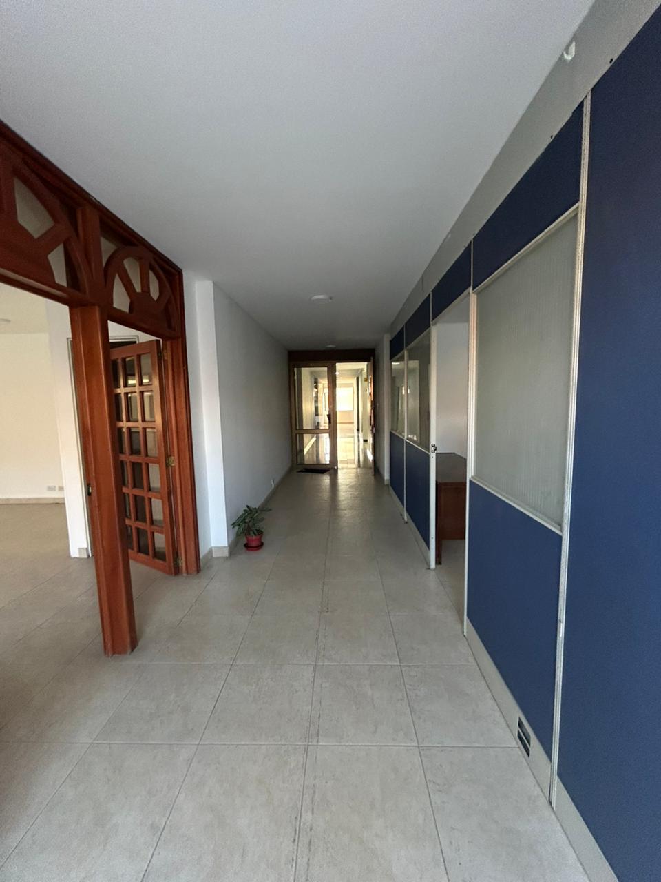 Oficina amplia en venta, Centro de Tunja.