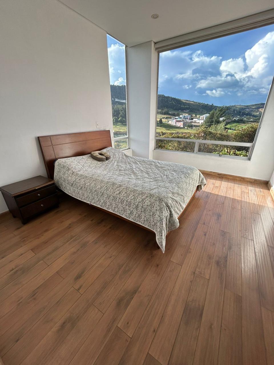 812427c1-040a-4a37-8a4e-1658f9ea74e3