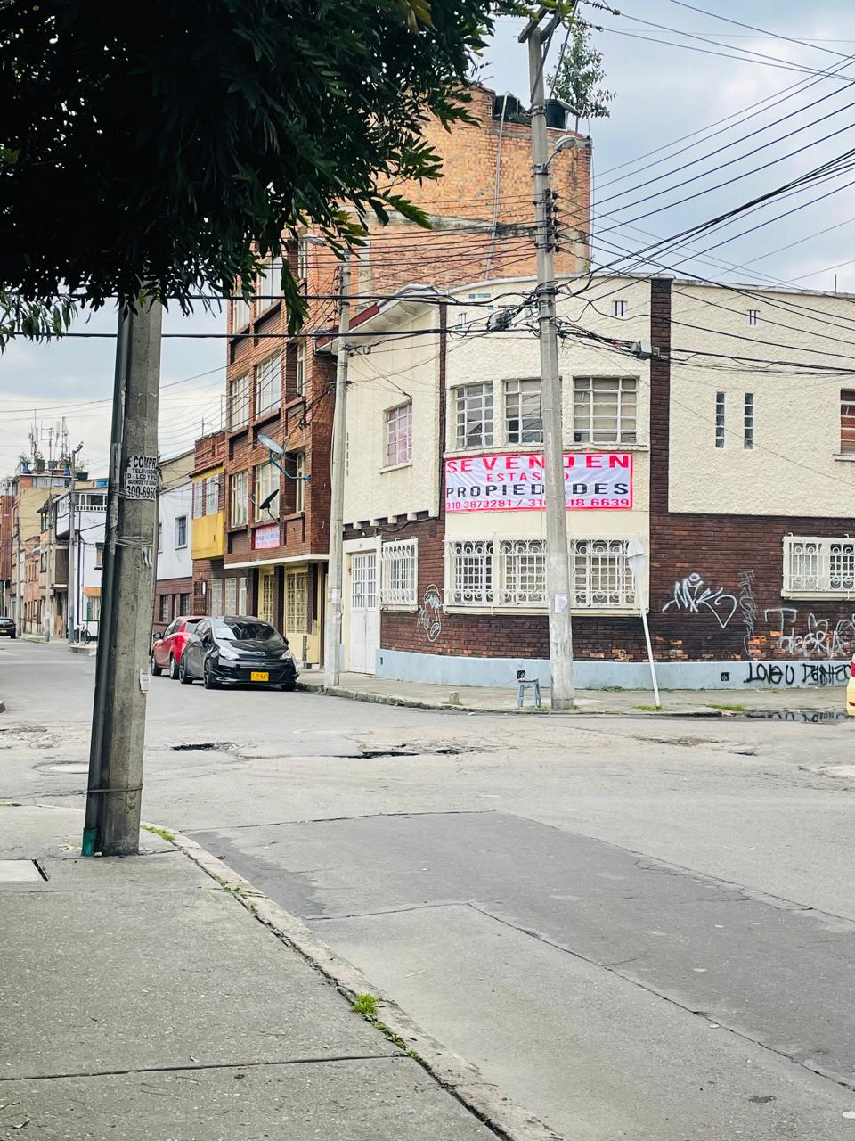 Casa con gran proyección, El Recuerdo; Bogotá.