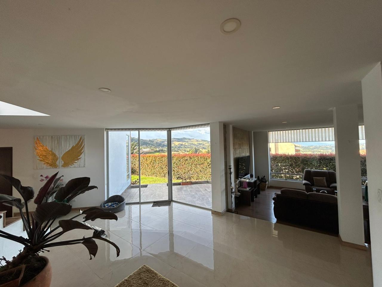 abf51daf-fe83-4171-bded-64a646e10423