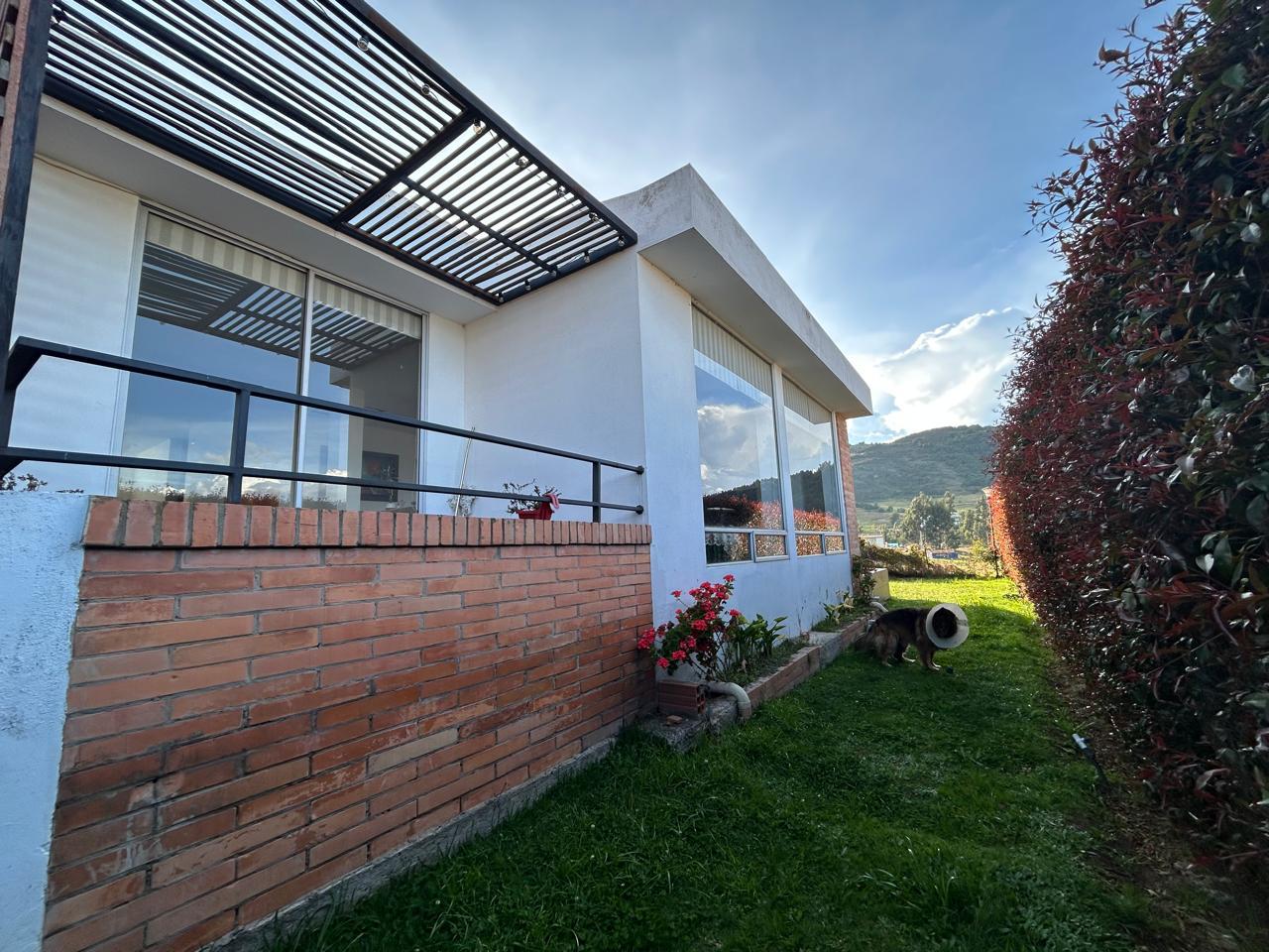 Casa Campestre en venta; Condominio. Cómbita Boyacá.