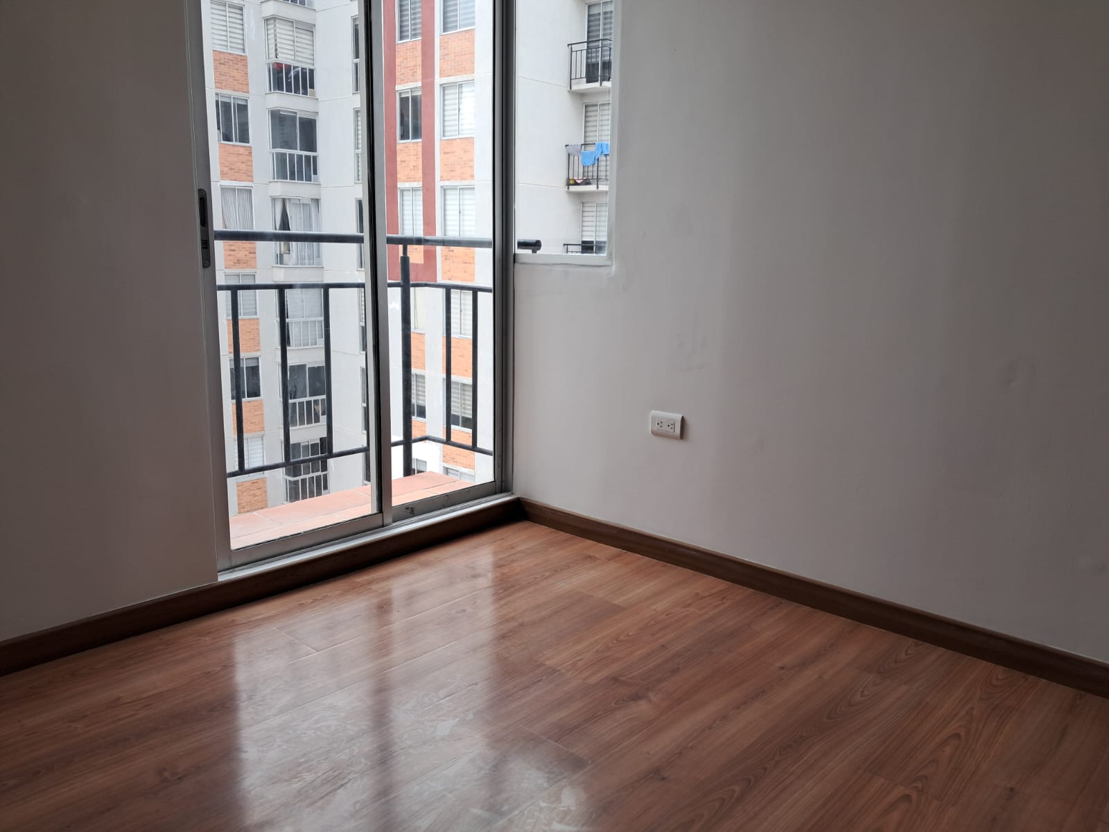 ed20a53f-7cf9-48a8-869b-f00397bb2d83