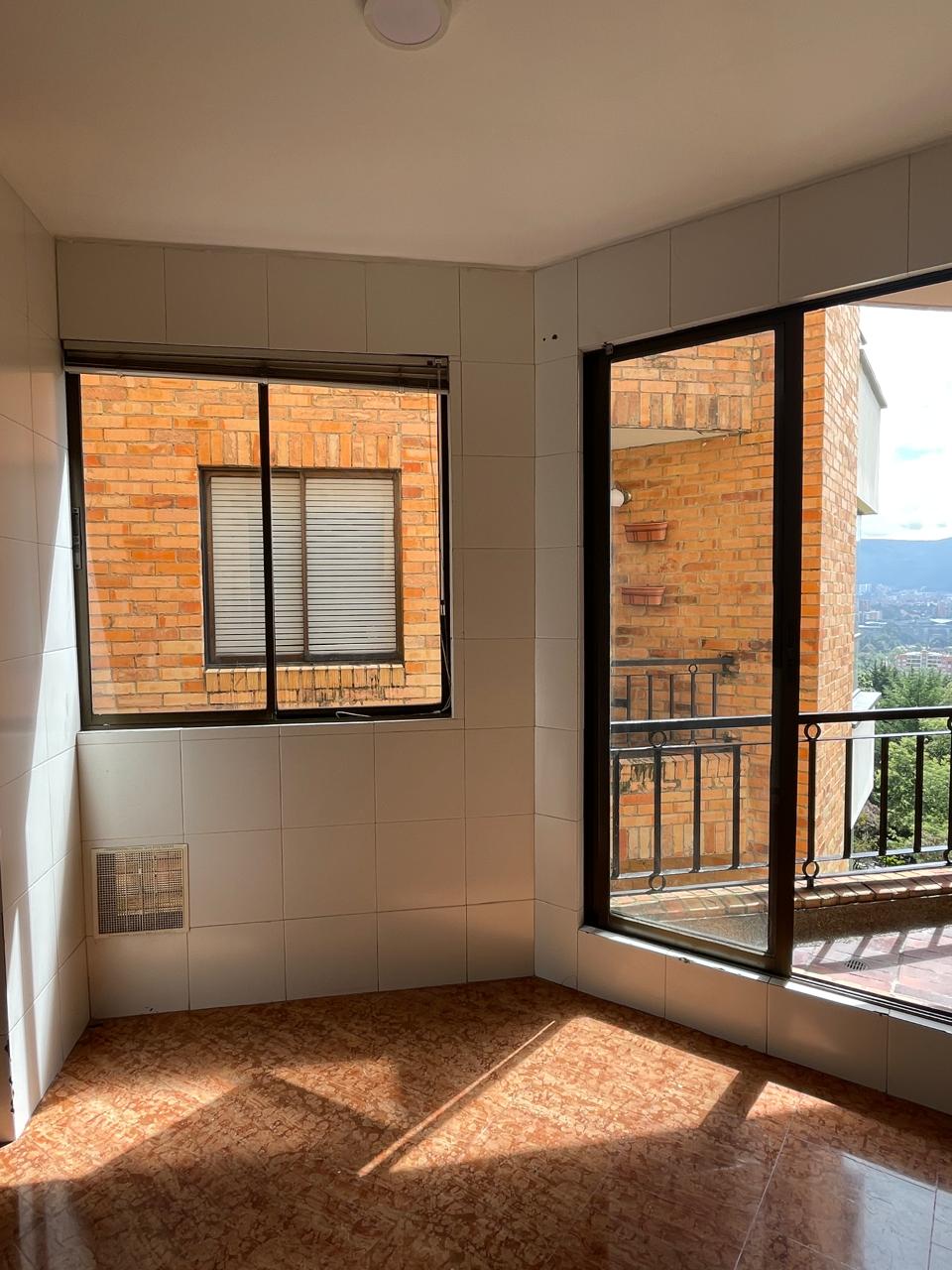 f2398bbd-e8f5-455b-82c4-c0e8de0897ff