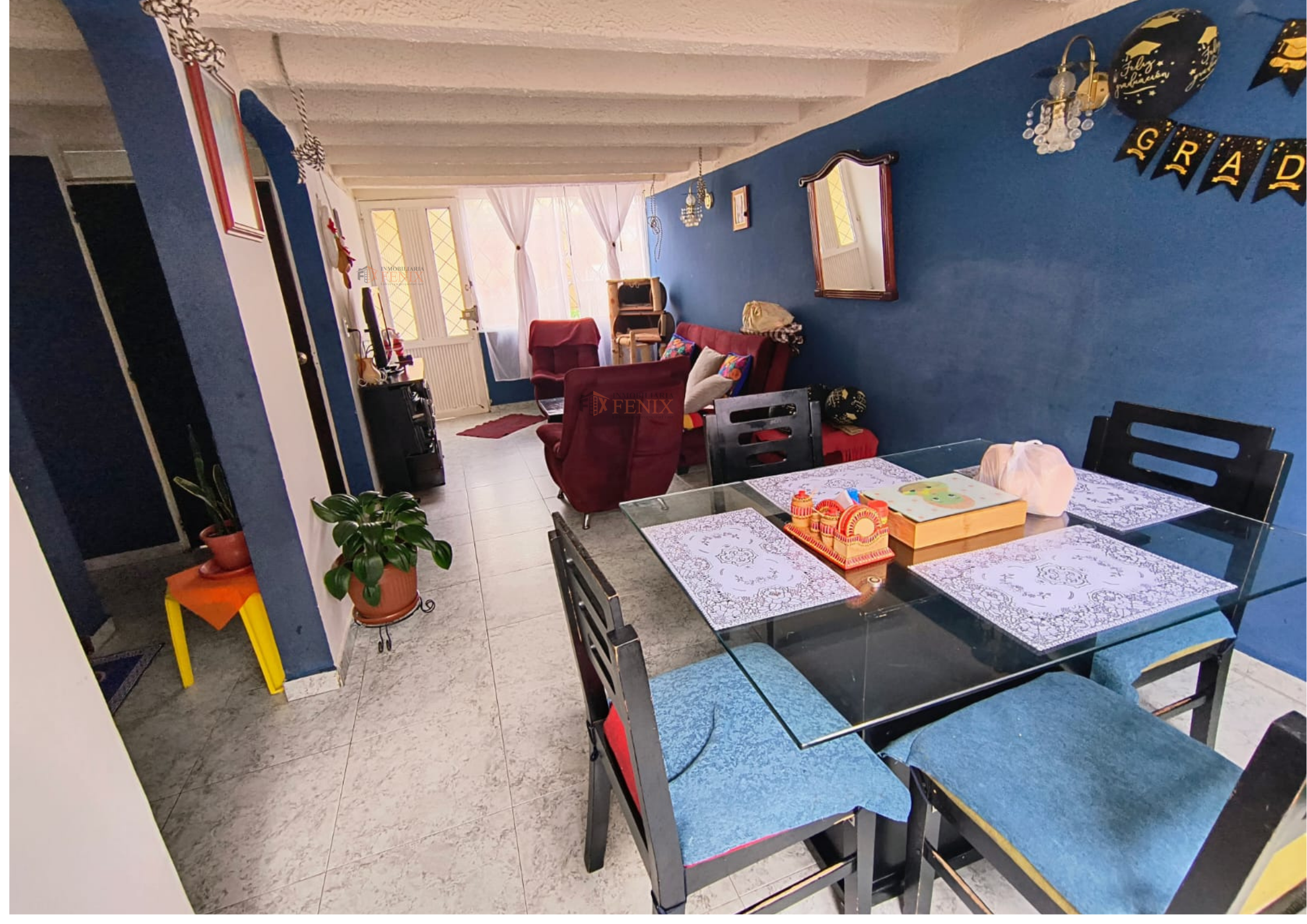 Casa de tres pisos en venta, Barrio Los Muiscas; Sector norte de Tunja.